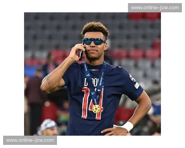 巴黎圣日耳曼8.37亿欧创收 稳居法甲吸金榜榜首 巴黎圣日耳曼8.37亿欧创收 稳居法甲吸金榜榜首